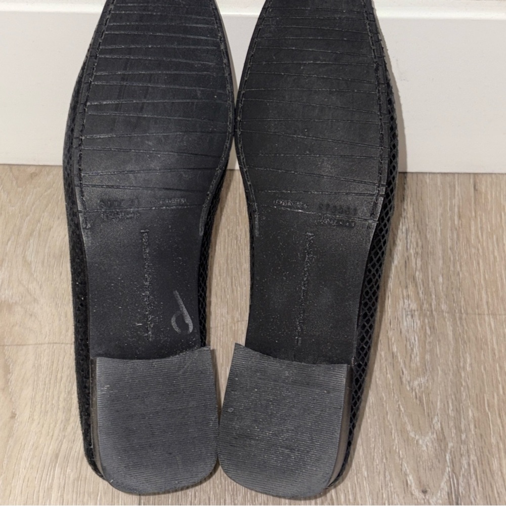 Black Stuart Weitzman Women's 8.5 N Snake Skin Slip-on Loafers W/ Rhinestones - Picture 11 of 14